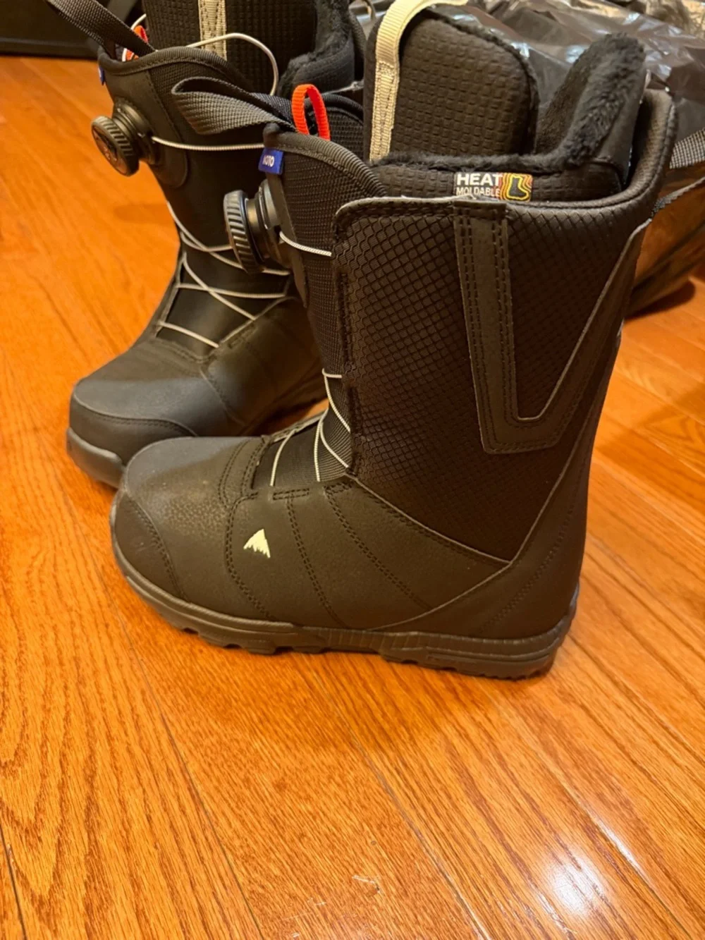 Burton Men’s size 7.5 Black Snowboard Boots with BOA Dial
